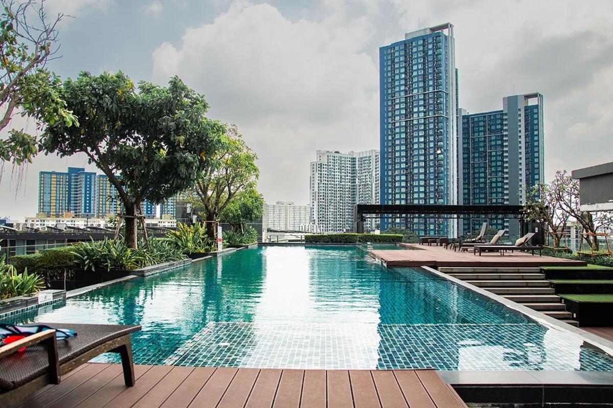Apartment The Park At West Luxury Condo